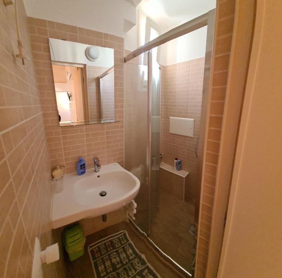Casa Viola -Locazione Breve Apartment Полиняно а Маре Екстериор снимка