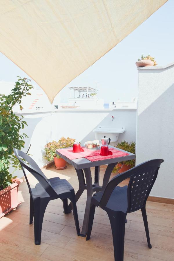 Casa Viola -Locazione Breve Apartment Полиняно а Маре Екстериор снимка