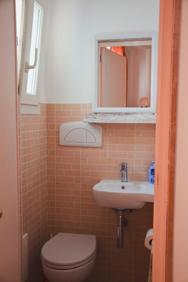 Casa Viola -Locazione Breve Apartment Полиняно а Маре Екстериор снимка