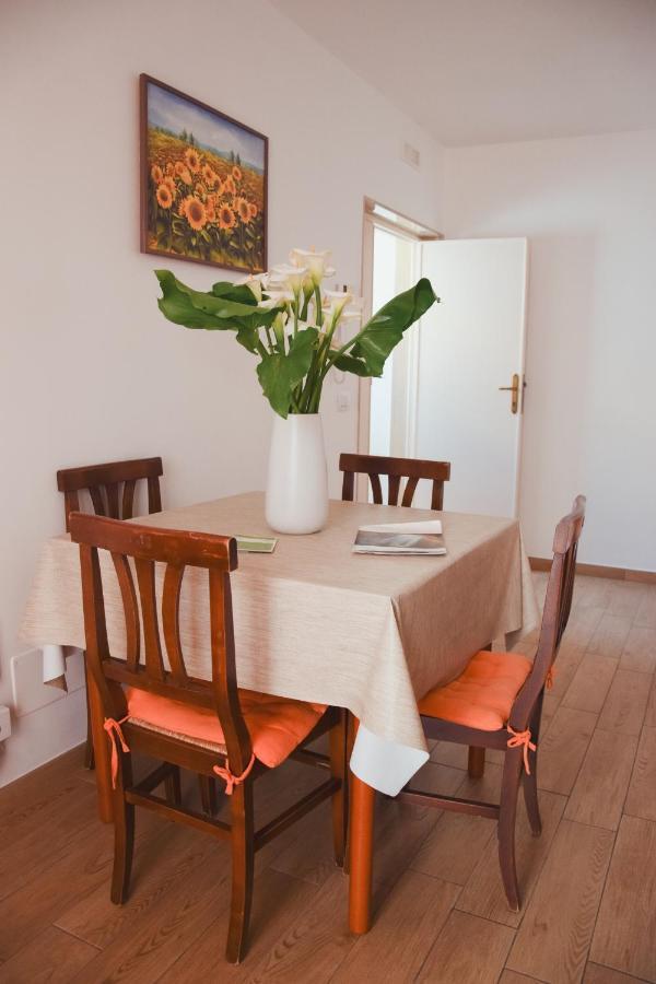 Casa Viola -Locazione Breve Apartment Полиняно а Маре Екстериор снимка