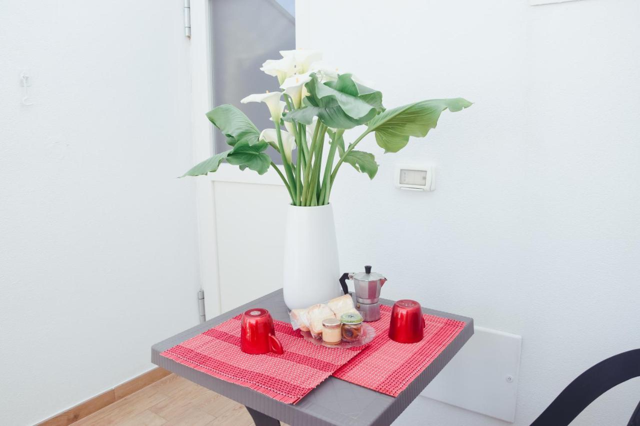 Casa Viola -Locazione Breve Apartment Полиняно а Маре Екстериор снимка